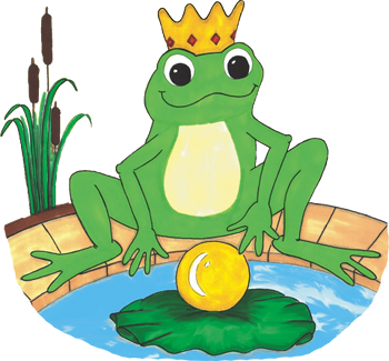 Der Frosch sitzt mit seiner Krone auf dem Kopf am Brunnen. Im Brunnen liegt die goldene Kugel der Prinzessin auf einem Seerosenblatt.