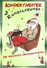 Plakat des Theaterstücks Die geklauten Nikolausstiefel mit einer Zeichnung des Weihnachtsmanns in Pullover und Socken auf seinem heimischen Sessel.